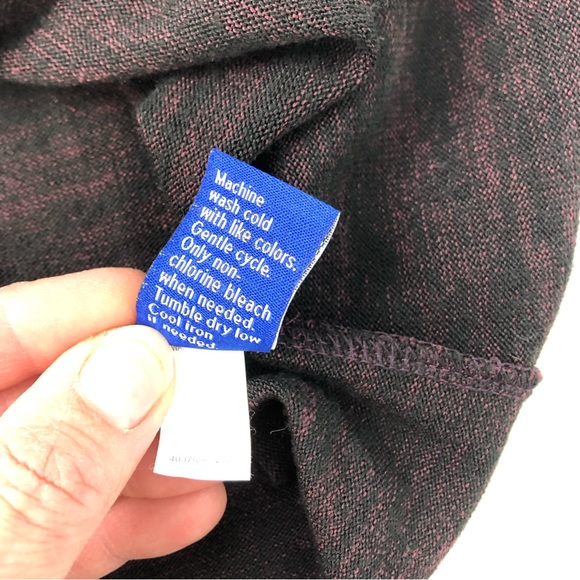 Apt. 9 Black & Maroon Cold Shoulder Ruffled Sleeved Sweater Size Large - Picture 5 of 10